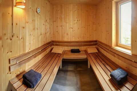 Bergchalet Falkenstein offers maximum comfort with a wood-burning stove, outdoor pool and sauna. Another highlight is the bathroom with a walk-in rain shower and a whirlpool tub. The Finnish sauna is connected to the bathroom on the ground floor. On ...