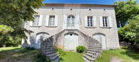 In the heart of a pretty village in the Lot et Garonne, this prestigious house is a must-see. It is entered through lovely cast iron gate with stone gate posts. The impressive facade has a grand double staircase leading up to the front door. The hous...