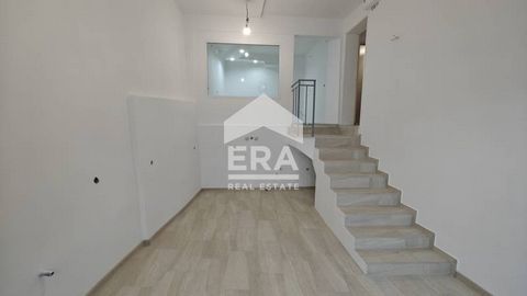 EXCLUSIVE! ERA 1300 offers for sale a commercial outlet on the ground floor with direct access from Tsarigradsko shose Str. 'Compound', consisting of a trading hall and a staircase to an office and a sanitary room with an anteroom. The built-up area ...