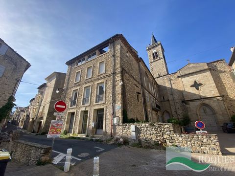 Favorite, Hérépian, center of the village, beautiful village house without work composed of two apartments with workshop and terrace for a total area of 135.14m2. The house includes: A hall / Hallway of 18.05m2, workshop of 25.43m2 and cellar of 5.25...