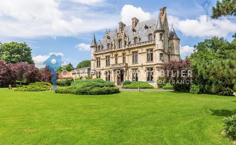 Near Giverny, magnificent 19th century castle in very good condition and its vast estate of about 27 ha, composed of woods, meadow, landscaped park of about 5 ha and ornamental trees, will seduce you with its charm of yesteryear, such as its 2 beauti...
