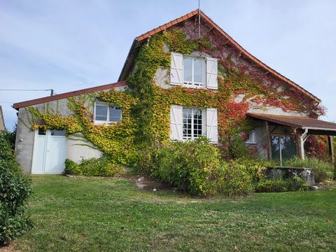 A delightful property, a short walk from the charming town of Vicq-sur-Gartempe: ideal as a family home, a holiday home or a rental property (possible gite business - subject to necessary permissions). The entrance hall leads on one side to a large l...