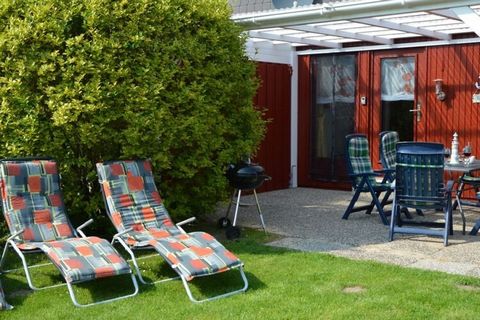 The holiday home Achtern Diek 29/a is located in the first row to the dike, the North Sea and the swimming lake. It is very cozy, comfortable and equipped with great attention to detail. This holiday apartment offers 4 bedrooms, 6 beds, 1 travel cot,...