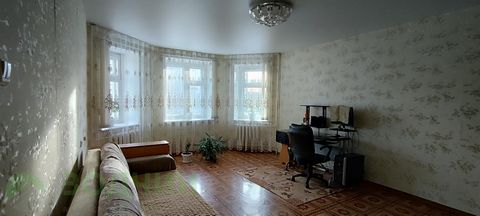 Продается шикарная, уютная 2 комнатная квартира в городе Новочебоксарск, которая подойдет для дружной семьи с детьми. Двухкомнатная квартира площадью 62,4 кв.м. с качественным ремонтом в одноподъездном кирпичном доме 2005г. постройки с центральным от...