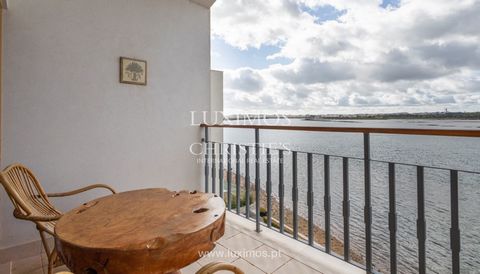 This spectacular 2-bedroom apartment is set in a gated community in an exclusive location with unobstructed, breathtaking views over the River Arade. This is an apartment with good-sized rooms , plus two fantastic balconies. It consists of two bedroo...