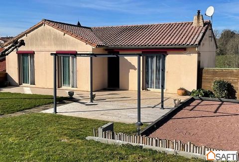 In the commune of St Hilaire Des Loges Detached house built in 1977 over a basement on 1 level, comprising: 1 entrance hall with cupboards, 1 living room with pellet stove, 1 semi-open plan kitchen: fitted and equipped with 1 door to the entrance hal...