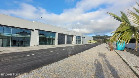 LAMAS BUSINESS CENTER - RIO CÔVO - BARCELOS INDUSTRIAL space w / 535 m2 located in front of E.N 204 in the Barcelos Famalicão connection. -A near the main roads, A11 , A3. -Excellent exposure. -7 meters of right foot. -An industrial complex with pavi...