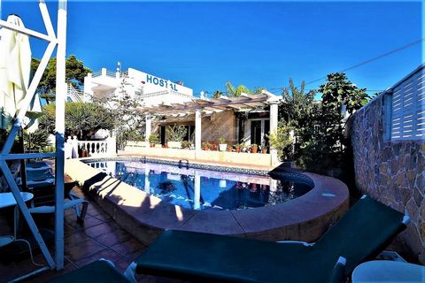 A 15 bedroom hotel in Calpe, with private pool and sea views, just 500 m distance to the beach. This 302 sqm hotel, is built on 3 levels, South- East facing, on a 658 sqm plot, situated just 500m distance to the beach, 10 m distance to restaurants, 3...