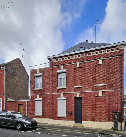 Come and visit with the FACIL'IMMO agency this semi-detached house offering about 80m2 of comfort located in the Saint-Acheul district, Saint-Anne. This house has a living room of about 11m2, a new kitchen of about 17m2, a corridor leads to a laundry...
