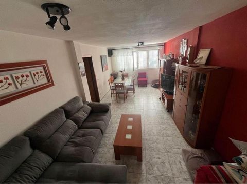 Apartment for sale on the second floor, in the center of San Fernando. It consists of 94m in which you can enjoy 3 bedrooms, 2 fully furnished bathrooms, a very spacious living-dining room and a fully equipped kitchen. The property is located in the ...