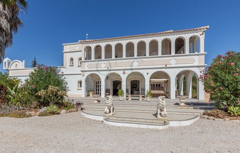 A beautifully presented South facing spacious villa with sea views set in a private large level plot with swimming pool, terraces and beautifully planted landscaped gardens around the villa