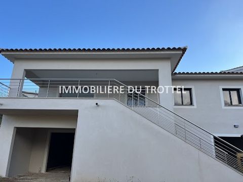 Our agency is pleased to offer you for sale a magnificent NEW villa with an area of 106 m2 built on a plot of 1600 m2. This villa is made up of three bedrooms including a master suite, two bathrooms, a fully equipped kitchen. Air conditioner. Constru...