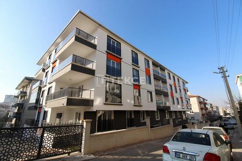 Готовая к заселению недвижимость в Анкаре, Синджан. Готовая к заселению недвижимость находится в Анкаре в районе Синджан Квартиры расположены в одном из самых популярных жилых проектов с крытой и открытой парковками. ESB-00158 Features: - Balcony - L...