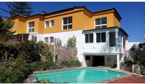 5-bedroom villa with a studio, totaling 545 sqm of gross construction area, swimming pool, garden, garage, unobstructed view, on a 1,560 sqm plot in Alto da Barra, Oeiras. The main house has an area of 482 sqm, distributed as follows: entrance floor ...