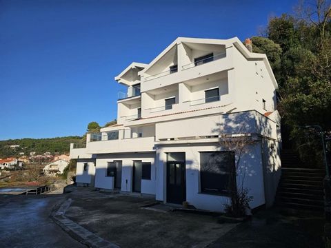 Discover beautiful Rab island with us and visit apart-house in Palit 30 meters from the sea, with wonderful sea views! Total area is 550 sq.m. This touritic property is spread over four floors - basement, ground floor, first floor and high attic. In ...