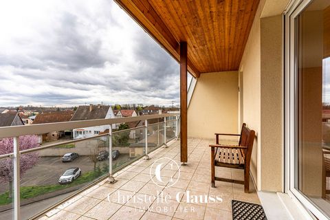 Exclusively in your Christelle Clauss Real Estate agency. Discover on the top floor with elevator, this spacious 3-room apartment of 74m2 on the ground and 69m2 of living space. You will be seduced by its luminosity and its terrace of more than 14m2....