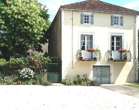 EXCLUSIVE Sitting on the square of a peaceful hamlet in the commune of Les Junies, near Prayssac,is this very charming 4 bedroom  house with its attached garden. Accommodation is on 1st and 2nd levels above a Garage with additional storage areas 1st ...