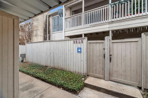 Immaculate and beautifully maintained townhome, primed for immediate occupancy! Nestled in the peaceful embrace of a tree-lined community, Unit 3619 boasts an abundance of space, featuring generously sized bedrooms, Updated bathrooms, and ample close...