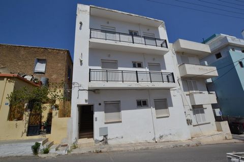 Located in Sitia. Apartment located on the 2rd and last floor (no elevator) of a building located in the heart of Sitia, only 5 minutes’ walk from the seafront and the shops. The apartment is a total of 45m2 and consists of: 1 bedroom, bathroom / WC,...