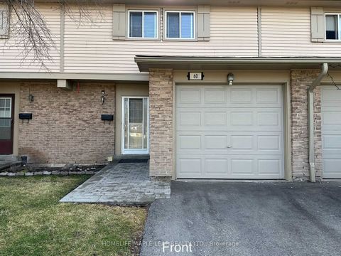 ***Big Room Size Townhouse In Great Brampton Location. Mins To Hwy 410 & Walking Distance To Shopping Centre, Schools, Transportation, Banks, And All Amenities. Laminate Flooring Throughout The House. Prime Bedroom With Double Door Entry And Huge Wal...