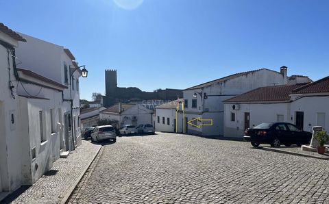 Imóvel situado em Portel, entre Évora e Beja, a necessiatar de remodelação. Dada a sua dimensão, poderá ser transformado em escritório ou armazém. Aproveite esta oportunidade.