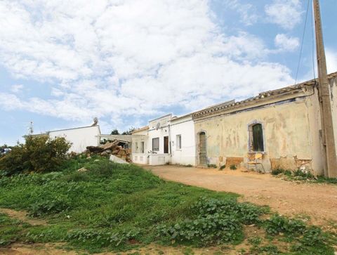 Small farm with 3 ha, and 638 sqm of construction, if you are looking for a retreat or a project, this is your opportunity. Located in Campina, Luz de Tavira, this property with water from the dam, borehole, electricity, mains water, and flat land, c...