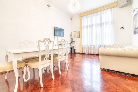 Zagreb, Donji grad, two-room apartment 89 m2 on the 3rd floor of a residential building. It consists of an entrance hall, living room, two bedrooms, kitchen with dining room, bathroom and balcony. Completely adapted and furnished. It is located in a ...