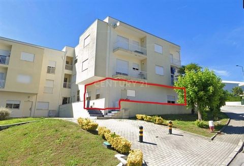 If you're an investor looking for a solid opportunity in the long-term rental market, stop searching now. This T2 apartment, located in the parish of Taíde, Póvoa de Lanhoso, is the perfect choice to add to a stable investment portfolio. Super practi...