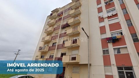 *IMÓVEL ARRENDADO até final de Agosto de 2025* Apartamento T3 com uma área total de 101m² localizado no Carregado, Alenquer, distrito de Lisboa Local com boas acessibilidades, em zona residencial consolidada, muito próximo de pontos de comércio, serv...