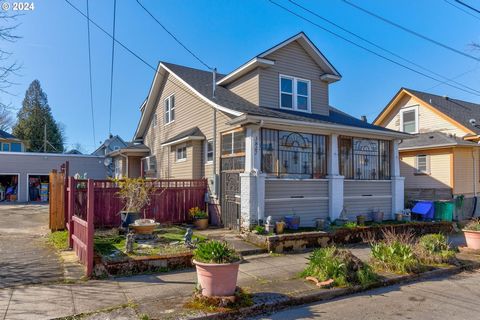 Unique property with two homes on one 10,000sqft tax lot. Renovate one, or both homes. Or go blank slate and develop fresh. City of Portland allows for up to 9 individual units using middle housing land division. Developer packet attached via RMLS. f...