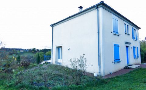 Aurillac 10 kms, on 1700 M2 of enclosed land with trees, beautiful 1993 house comprising 1 living room, 1 dining room, 1 equipped kitchen, 5 bedrooms (including 1 master suite with shower room), 1 mezzanine, 2 shower rooms and 1 bathroom, 2 toilets, ...