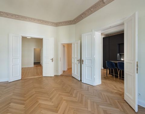 Address: Großbeerenstraße 56D, Berlin Property description Building It is a gem dating back to Imperial Germany, and an asset to Berlin as architectural landmark: Riehmers Hofgarten. At the time, Wilhelm Riehmer let his courage and visionary zeal as ...