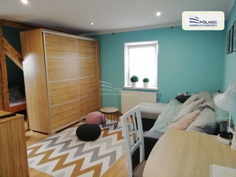 Północ Nieruchomości O/Bolesławiec offers for sale a three-room apartment located in the attic of a residential building in Przedsiesław. OFFER DETAILS: - The apartment has an area of 65 m2 (measured on the floor of 100 m2) and consists of three room...