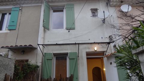 Bouillargues, in the centre, pretty village house of 50 m2 (floor area 81.96 m2) in R+2 composed of an entrance to a small courtyard, living room with equipped kitchen area. Upstairs, bedroom with shower room, toilet. On the 2nd floor, attic office. ...