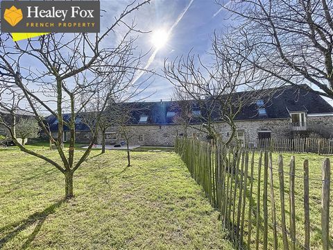 LOCATION: 600m from the beach, and 10 minutes from Sartilly, DESCRIPTION: Renovated property with 2 gîtes including: For the 160m² house, On the ground floor : A fitted and equipped dining kitchen, a living room / living room with double-sided insert...