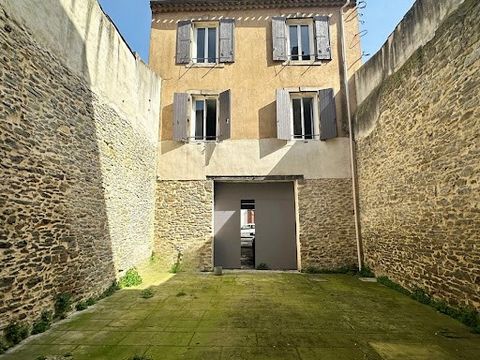 FULLY RENOVATED BUILDING OUTSIDE BASTIDE IN CARCASSONNE SOLD RENTED / Bruno VUILLEMIN: ... / Building for sale of 160 m2 spread over two levels, ideally located, close to the train station, in the city center of Carcassonne. Key features: With a tota...