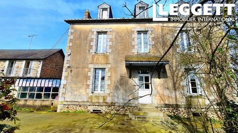 A27998LG53 - This fabulous stone manor house is a complete renovation project and could be a great family home or B&B, it has been in the same family since 1939! Situated on the edge of the town of Mayenne, in a cul de sac with views of open countrys...