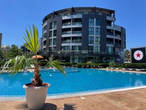 . Luxurious 1-bedroom apartment 100 m to the beach, Sunny Beach Plaza, Bulgaria For sale is a Luxurious 1-bedroom apartment (2 rooms), located on the 2nd floor in complex Sunny Beach Plaza in Sunny Beach, Bulgaria. The complex has a lift, a swimming ...
