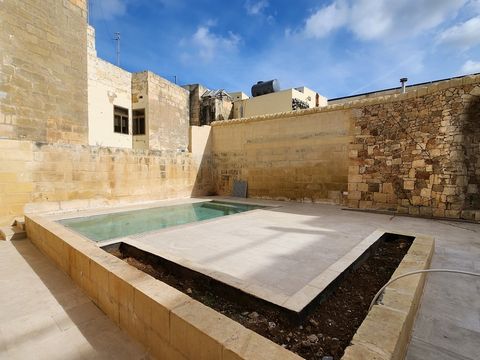 Zabbar. A Palazzo in the town centre of Zabbar. The property has a total footprint of approximately 600sqm and includes a central courtyard and a back garden. The Palazzo is currently neally finished in its conversion and would make a beautiful resid...