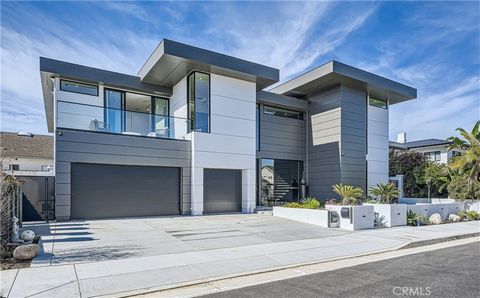 This Modern Luxury Quality Home + Guest House was just completed and it is ideal for a multi-generational household or for owners who like to entertain out of town guests comfortably for extended time periods! Welcome to 17241 & 17245 Lynn Lane in th...