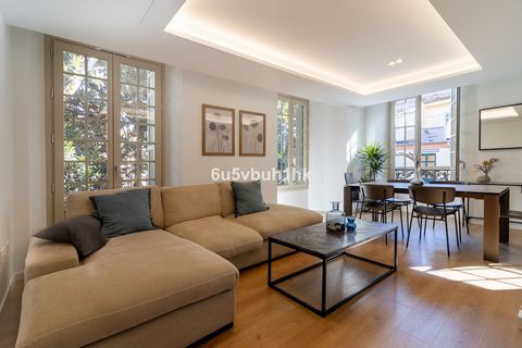 Located in Málaga. This renovated penthouse in the heart of Malaga offers a sleek and modern space with a touch of traditional charm. With high ceilings that add a feeling of spaciousness and brightness, this home features two cozy bedrooms and two b...