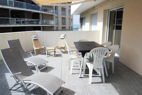 Appartement T3 van 65 m² met uitzicht op het terras van 30 m², directe toegang tot het grote strand, de winkels, de spa/jachthaven, het casino/bioscoop, expositie zuid en RDC veilig en privé parkeren in de sous-sol. Dit appartement biedt u: -Een voor...