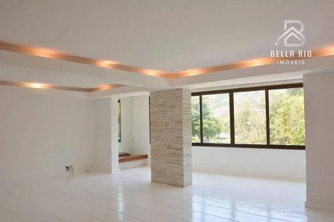 En este apartamento de 173 m², cada detalle fue diseñado para brindar comodidad y espacio. Con tres suites, una sala de estar amplia y bien iluminada y tres baños que garantizan la practicidad para la vida cotidiana, esta propiedad ofrece el ambiente...