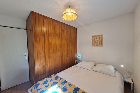 Het appartement in Les Deux Alpes heeft 1 slaapkamer(s) en kan gereserveerd worden tot 4 personen. Accommodatie De accommodatie heeft een oppervlakte van 33 m² issmaakvol gemeubileerde en is modern, met uitzicht de bergen. De woning bevindt zich op 2...