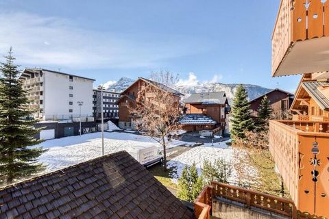 The Les Fermes du Soleil residence is located in the family resort of Carroz d'Arraches, at an altitude of 1140 m. Its five chalets with wooden facades shelter real cozy nests. Inside, a mountain and cocooning atmosphere. You are located in the immed...