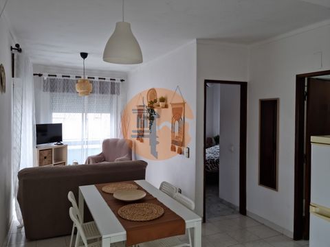 Apartment in Vila Real de Santo António, for temporary rent. This property consists of 2 bedrooms, 1 bathroom, 1 living room/kitchen. It is located on one of the city's main streets, close to a pharmacy, health center and other important services. Th...