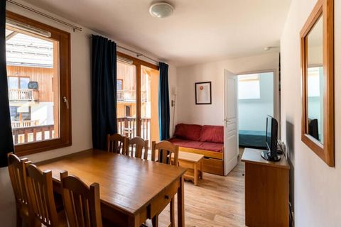 Located in the peaceful Chalets de Bois Méan residence, building D, this 41m² 3-room apartment offers a tranquil retreat with stunning views of the surrounding larches and peaks. Situated in the heart of Les Orres 1800, the apartment is just a short ...