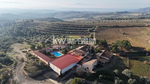 Keller Williams le ofrece esta exclusiva e histórica propiedad con bodega, totalmente rehabilitada al estilo tradicional del Priorat, y preparada para uso particular o como “hotel con encanto”.~~Es una magnífica propiedad de 90 hectáreas en una única...