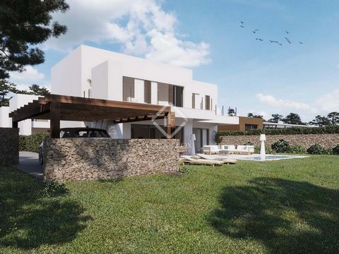 Lucas Fox presents the new construction development offered by Sa Llosa Homes, a private and exclusive residential area surrounded by pine forests with views of the Mediterranean Sea. The complex offers a large communal area with a swimming pool, a g...