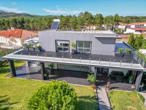 3 bedroom villa in Valado dos Frades, located in the beautiful coastal region of Nazaré, in a quiet and tree-lined street, providing a serene environment. Location: Valado dos Frades is a quiet and picturesque neighborhood located just a few minutes'...